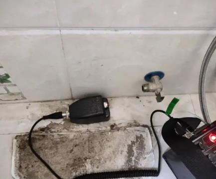 金山屋顶漏水维修公司分享下卫生间漏水的危害及解决方法
